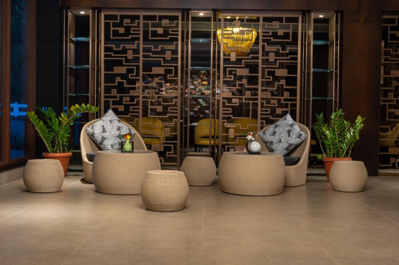 ホテル Saugandhika West Gate ワイナード エクステリア 写真